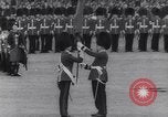 Immagine di Queen Elizabeth Londra Inghilterra Regno Unito, 1961, secondo 42 filmato di repertorio 65675034150