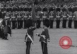 Immagine di Queen Elizabeth Londra Inghilterra Regno Unito, 1961, secondo 46 filmato di repertorio 65675034150