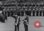 Immagine di Queen Elizabeth Londra Inghilterra Regno Unito, 1961, secondo 47 filmato di repertorio 65675034150