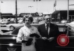 Immagine di John Clark Gable battezzati Encino California USA, 1961, secondo 16 filmato di repertorio 65675034155