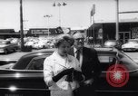 Immagine di John Clark Gable battezzati Encino California USA, 1961, secondo 17 filmato di repertorio 65675034155