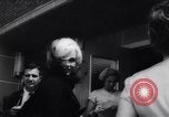 Immagine di John Clark Gable battezzati Encino California USA, 1961, secondo 20 filmato di repertorio 65675034155