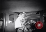 Immagine di John Clark Gable battezzati Encino California USA, 1961, secondo 39 filmato di repertorio 65675034155