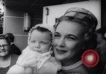 Immagine di John Clark Gable battezzati Encino California USA, 1961, secondo 41 filmato di repertorio 65675034155