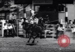 Immagine di Cavallo e bull ride San Jose California USA, 1961, secondo 12 filmato di repertorio 65675034156