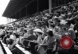 Immagine di Cavallo e bull ride San Jose California USA, 1961, secondo 39 filmato di repertorio 65675034156