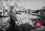 Immagine di Francese e le truppe tunisino scontro Tunisia Africa del Nord, 1961, secondo 44 filmato di repertorio 65675034171