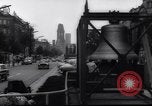 Immagine di Oriente i berlinesi attraversare la parete Berlino Germania Ovest, 1961, secondo 8 filmato di repertorio 65675034172