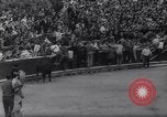 Immagine di La corrida Pamplona Spagna, 1961, secondo 37 filmato di repertorio 65675034174