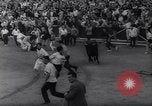 Immagine di La corrida Pamplona Spagna, 1961, secondo 61 filmato di repertorio 65675034174