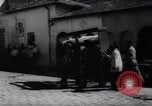 Immagine di Danni a Bizerte Base Navale dopo lo scontro tra tunisini e forze francesi Bizerte Tunisia Africa del Nord, 1961, secondo 39 filmato di repertorio 65675034176