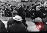 Standbild König Edward die Achte widmen die Vimy Ridge War Memorial Pas-de-Calais Frankreich, 1936, aus Sekunde 13 historischem Filmmaterial Videoclip 65675034180