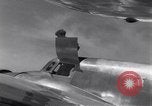 Standbild Amelia Earhart mit ihrem Lockheed Electra United States USA, 1936, aus Sekunde 10 historischem Filmmaterial Videoclip 65675034183