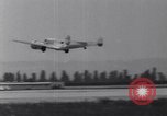 Standbild Amelia Earhart mit ihrem Lockheed Electra United States USA, 1936, aus Sekunde 17 historischem Filmmaterial Videoclip 65675034183
