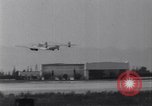 Standbild Amelia Earhart mit ihrem Lockheed Electra United States USA, 1936, aus Sekunde 19 historischem Filmmaterial Videoclip 65675034183