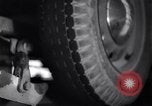 Standbild Automobil Anti Skid Gerät United States USA, 1936, aus Sekunde 17 historischem Filmmaterial Videoclip 65675034184