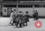 Immagine di A Berlino est i rifugiati Germania, 1961, secondo 21 filmato di repertorio 65675034186