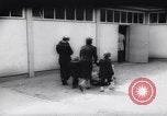 Immagine di A Berlino est i rifugiati Germania, 1961, secondo 25 filmato di repertorio 65675034186