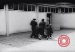 Immagine di A Berlino est i rifugiati Germania, 1961, secondo 26 filmato di repertorio 65675034186
