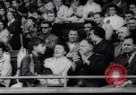 Standbild Turnerinnen Stuttgart Deutschland, 1961, aus Sekunde 40 historischem Filmmaterial Videoclip 65675034190