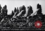 Standbild Turnerinnen Stuttgart Deutschland, 1961, aus Sekunde 51 historischem Filmmaterial Videoclip 65675034190