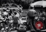 Immagine di Gli adolescenti party Germania, 1961, secondo 25 filmato di repertorio 65675034191