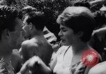 Immagine di Gli adolescenti party Germania, 1961, secondo 27 filmato di repertorio 65675034191