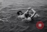 Immagine di Gli adolescenti party Germania, 1961, secondo 30 filmato di repertorio 65675034191