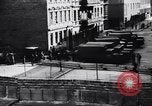 Image Berlin-Est les gens à échapper au cours de mur de Berlin Allemagne, 1961, de la seconde 15 séquences d'archives historiques vidéo 65675034204
