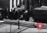 Image Berlin-Est les gens à échapper au cours de mur de Berlin Allemagne, 1961, de la seconde 20 séquences d'archives historiques vidéo 65675034204