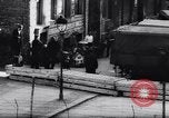Image Berlin-Est les gens à échapper au cours de mur de Berlin Allemagne, 1961, de la seconde 21 séquences d'archives historiques vidéo 65675034204