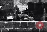 Image Berlin-Est les gens à échapper au cours de mur de Berlin Allemagne, 1961, de la seconde 32 séquences d'archives historiques vidéo 65675034204