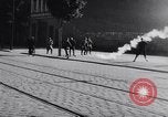Image Berlin-Est les gens à échapper au cours de mur de Berlin Allemagne, 1961, de la seconde 48 séquences d'archives historiques vidéo 65675034204