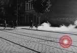 Image Berlin-Est les gens à échapper au cours de mur de Berlin Allemagne, 1961, de la seconde 51 séquences d'archives historiques vidéo 65675034204