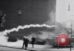 Image Berlin-Est les gens à échapper au cours de mur de Berlin Allemagne, 1961, de la seconde 53 séquences d'archives historiques vidéo 65675034204