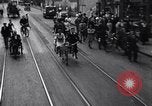 Immagine di bicicletta tandem fianco a fianco Germania, 1936, secondo 3 filmato di repertorio 65675034208