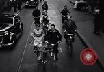Immagine di bicicletta tandem fianco a fianco Germania, 1936, secondo 12 filmato di repertorio 65675034208