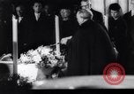 Immagine di Re Gustag VI Adolf Uppsala Svezia, 1961, secondo 32 filmato di repertorio 65675034209