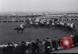 Image cheval de course Nicolaus Silver Aintree Liverpool en Angleterre, 1961, de la seconde 26 séquences d'archives historiques vidéo 65675034218