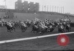Image cheval de course Nicolaus Silver Aintree Liverpool en Angleterre, 1961, de la seconde 44 séquences d'archives historiques vidéo 65675034218