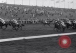 Image cheval de course Nicolaus Silver Aintree Liverpool en Angleterre, 1961, de la seconde 58 séquences d'archives historiques vidéo 65675034218