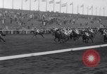 Image cheval de course Nicolaus Silver Aintree Liverpool en Angleterre, 1961, de la seconde 59 séquences d'archives historiques vidéo 65675034218