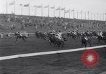 Image cheval de course Nicolaus Silver Aintree Liverpool en Angleterre, 1961, de la seconde 61 séquences d'archives historiques vidéo 65675034218