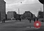 Immagine di Esercito degli Stati Uniti i bus turistici Berlino Germania, 1961, secondo 15 filmato di repertorio 65675034219