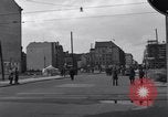 Immagine di Esercito degli Stati Uniti i bus turistici Berlino Germania, 1961, secondo 16 filmato di repertorio 65675034219