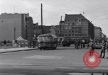 Immagine di Esercito degli Stati Uniti i bus turistici Berlino Germania, 1961, secondo 30 filmato di repertorio 65675034219