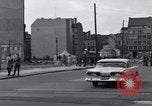 Immagine di Esercito degli Stati Uniti i bus turistici Berlino Germania, 1961, secondo 38 filmato di repertorio 65675034219
