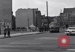 Immagine di Esercito degli Stati Uniti i bus turistici Berlino Germania, 1961, secondo 41 filmato di repertorio 65675034219