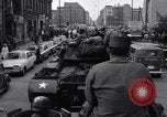 Immagine di Gli autobus entrare a Berlino Est Berlino Germania, 1961, secondo 13 filmato di repertorio 65675034223