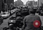 Immagine di Gli autobus entrare a Berlino Est Berlino Germania, 1961, secondo 18 filmato di repertorio 65675034223